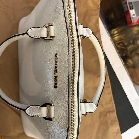 MIcHAEL KORS BEAUTIFUL WHITE BAG - Picture 5 of 5
